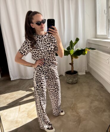 Komplet so zvieracím vzorom - béžový